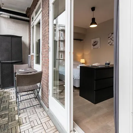 Apartment Two-bedroom In West Amsterdam
