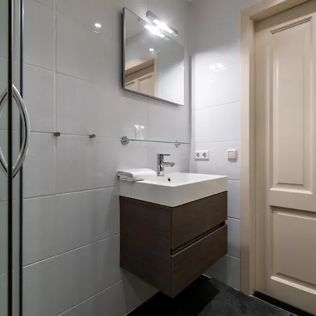 Two-bedroom In West Apartmán